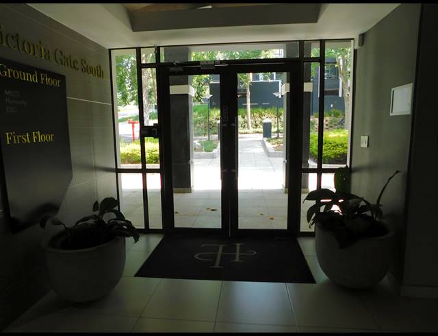 724M² OFFICE TO LET IN HYDE PARK